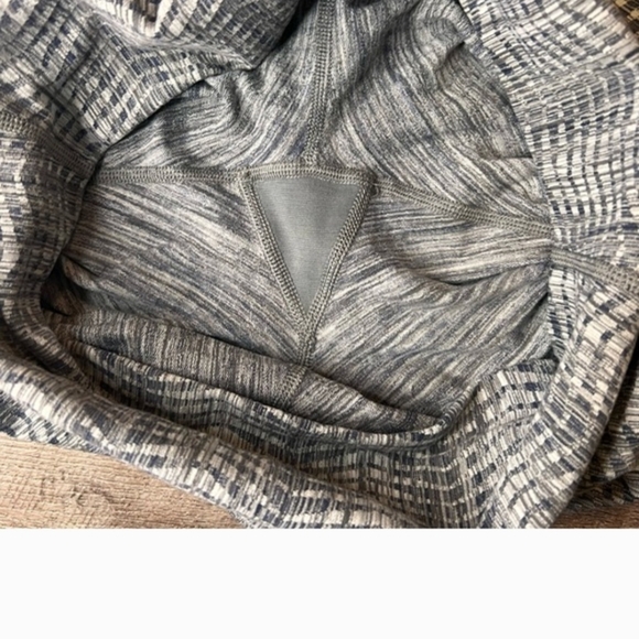 Lululemon • Wunder Under Hi-Rise Tight *Luon Arrow Jacquard 26.5” Size 8 - Picture 8 of 8